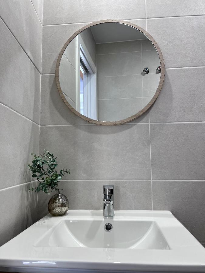 Gatu Premium Villa Flamenca , Preferente Mayores De 25 Anos Y Familias 加的斯 外观 照片